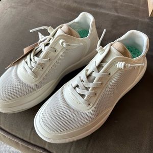 TropicFeel Women’s Dune Shoe size 6.5 US 37 EUR in Silver/White